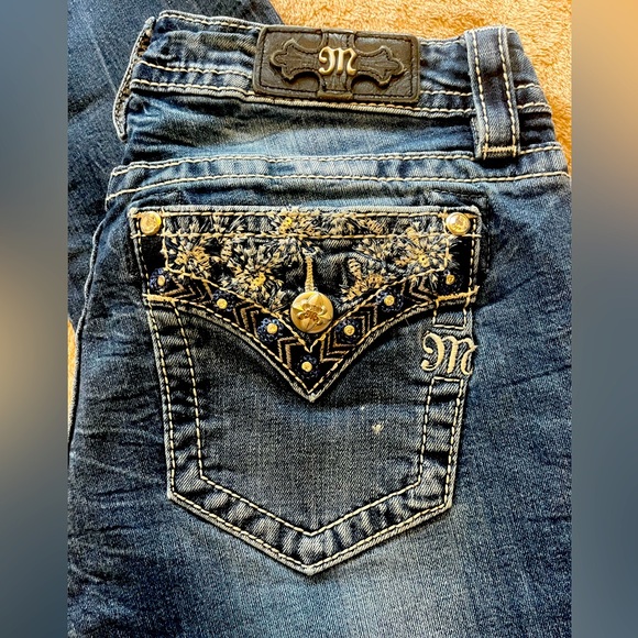 Miss Me Jeans. Pretty Blue Details. - Picture 1 of 3
